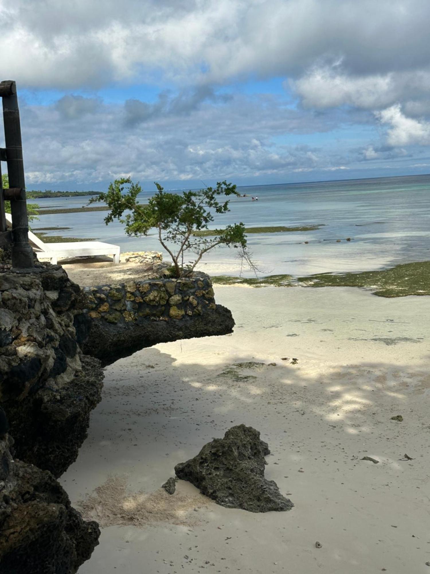 Diamond De Siquijor Beach House Exterior photo